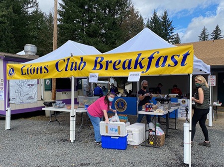 Gates Community Church sponsored many community services after the 2020 wildfires, including hosting the Lions Club and B.P.O.E which served free meals at the church. File Photo