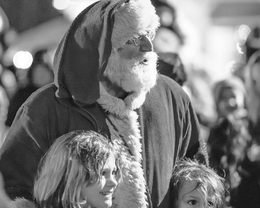 Merry ol’ Santa Claus gives The Canyon Weekly readers the inside scoop on his views on page 5. JIM KINGHORN